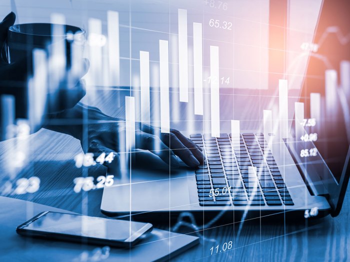 Live internet auctions vs timed auctions